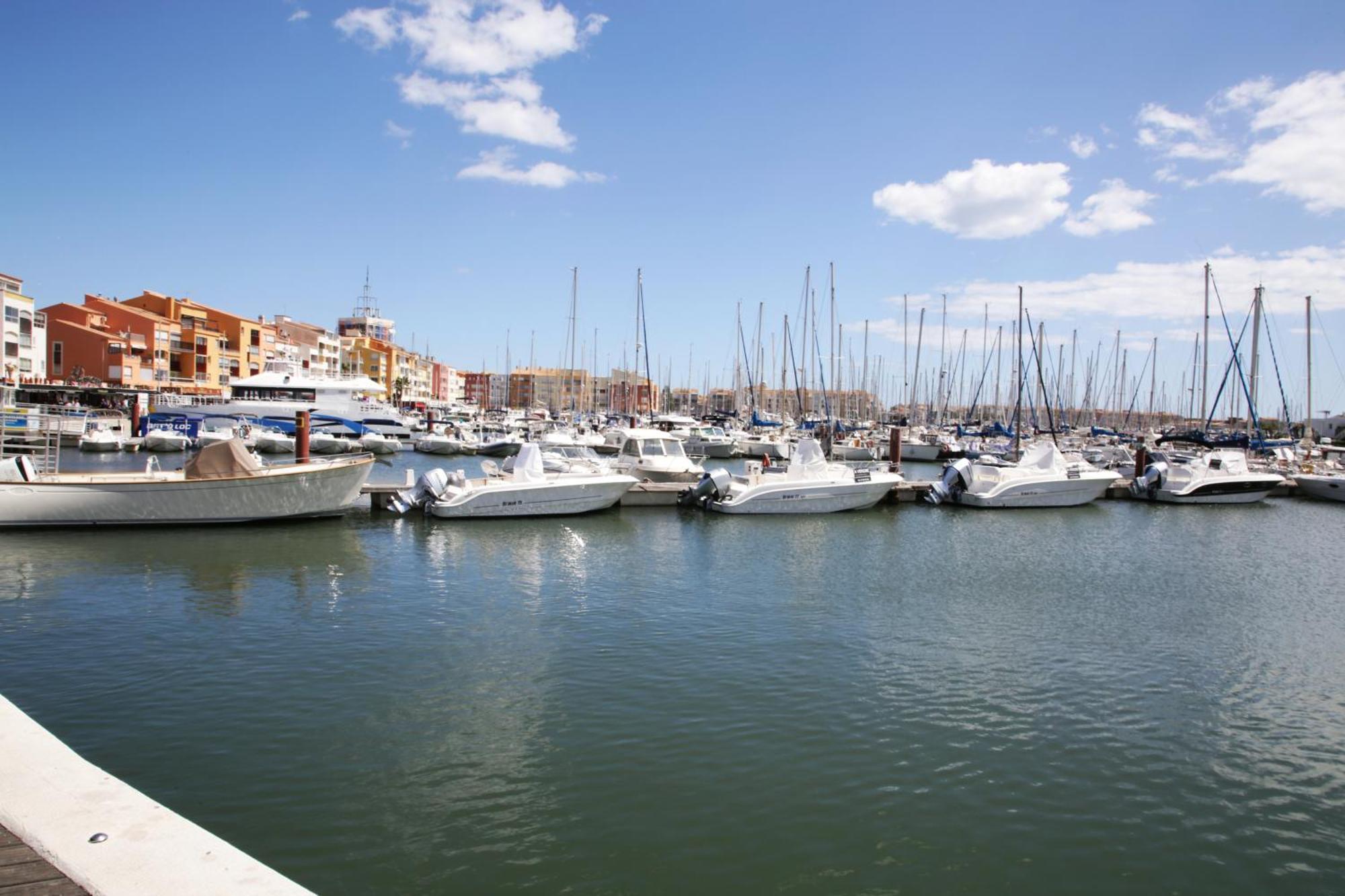Centre Port,vue Panoramique,clim,balcon,wifi * Agde